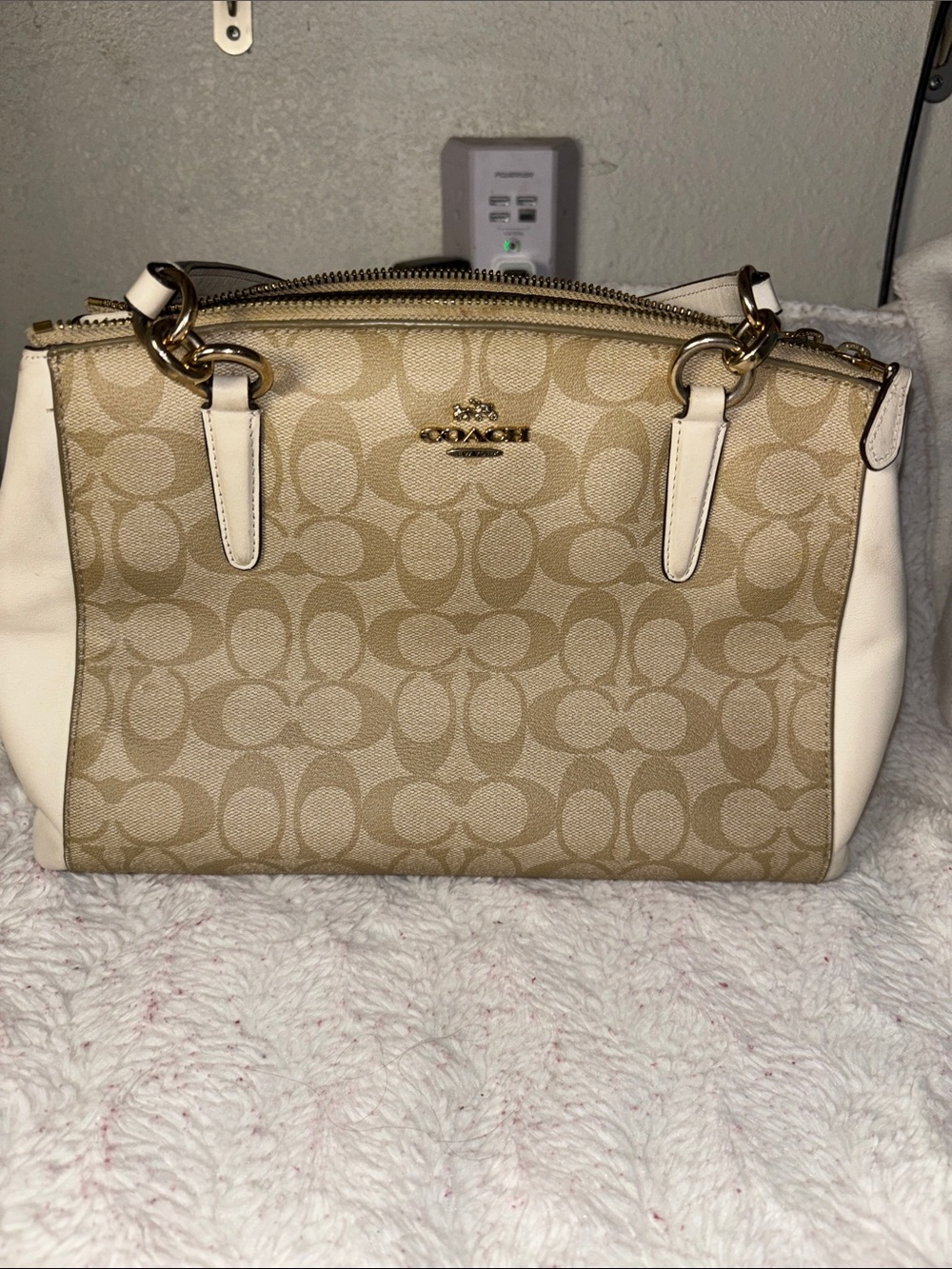 Coach Christie Signature
Logo Shoulder Bag
Carryall Tote 58291